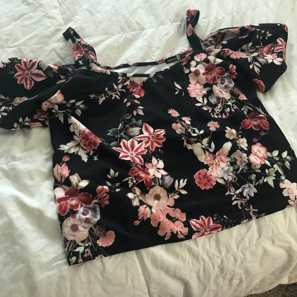 Boohoo floral Top!